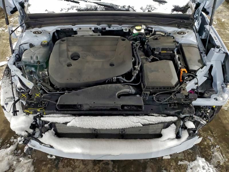 2025 Volvo Xc40 Plus