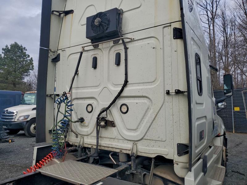 2019 Freigliner 2019 Freightliner Cascadia 126 Semi Truck