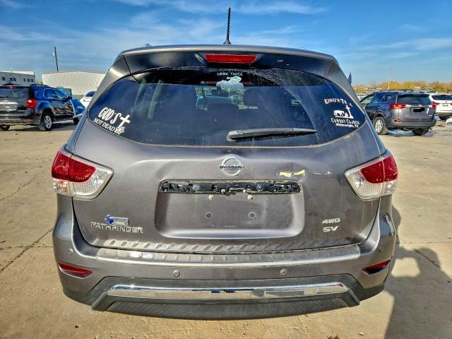 2016 Niss Pathfinder sv