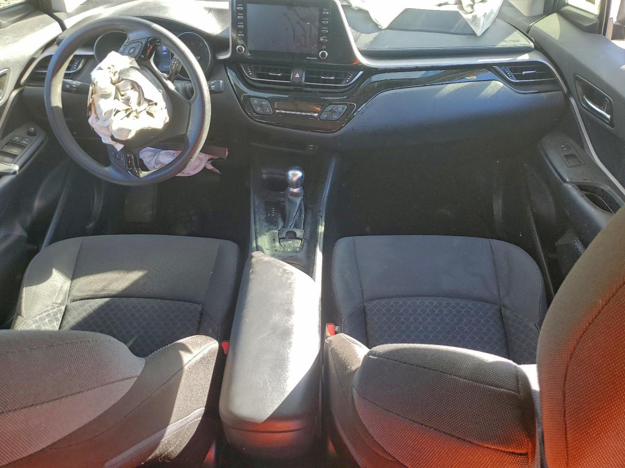 2020 Toyota C-hr le