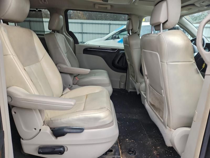 2012 Chrysler Town & Country Limited
