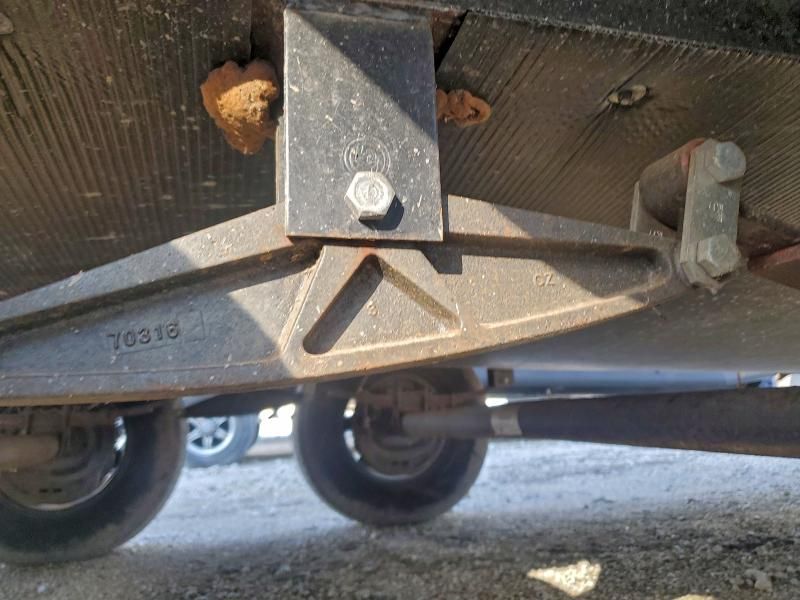 2018 Lacrosse Luxury LIT