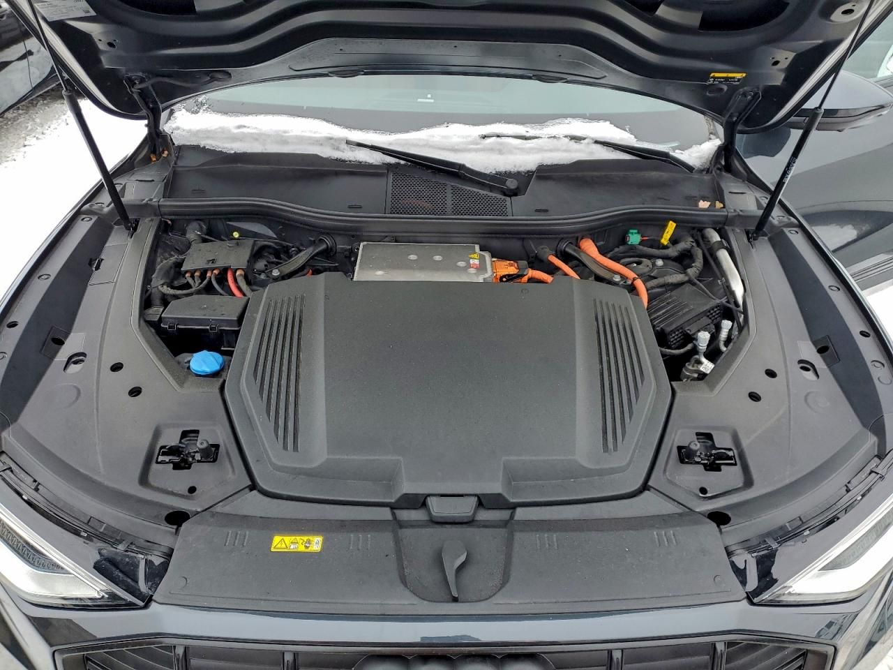 2022 Audi E-tron Premium Plus