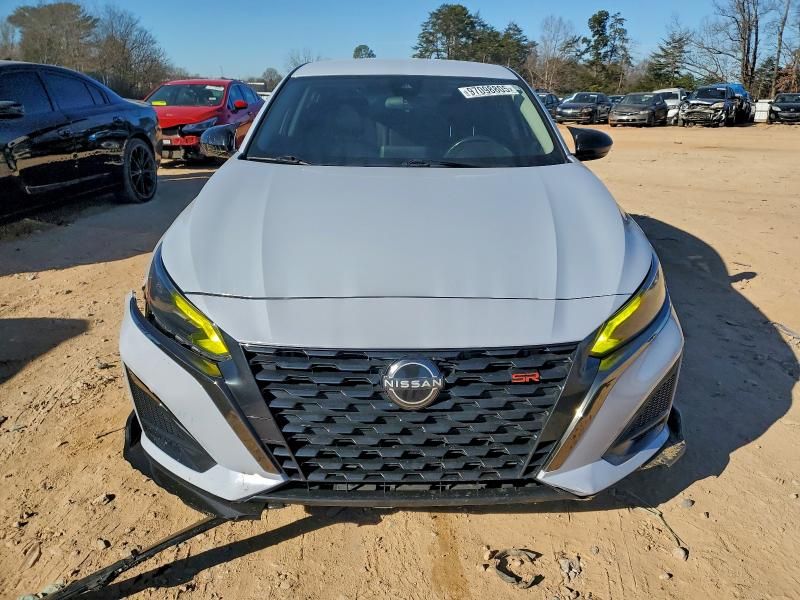 2023 Nissan Altima sr