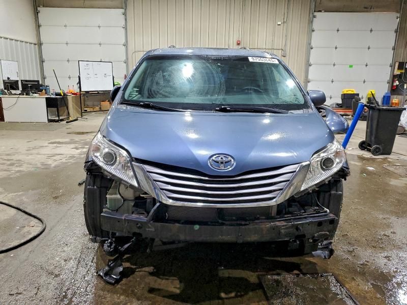 2016 Toyota Sienna xle