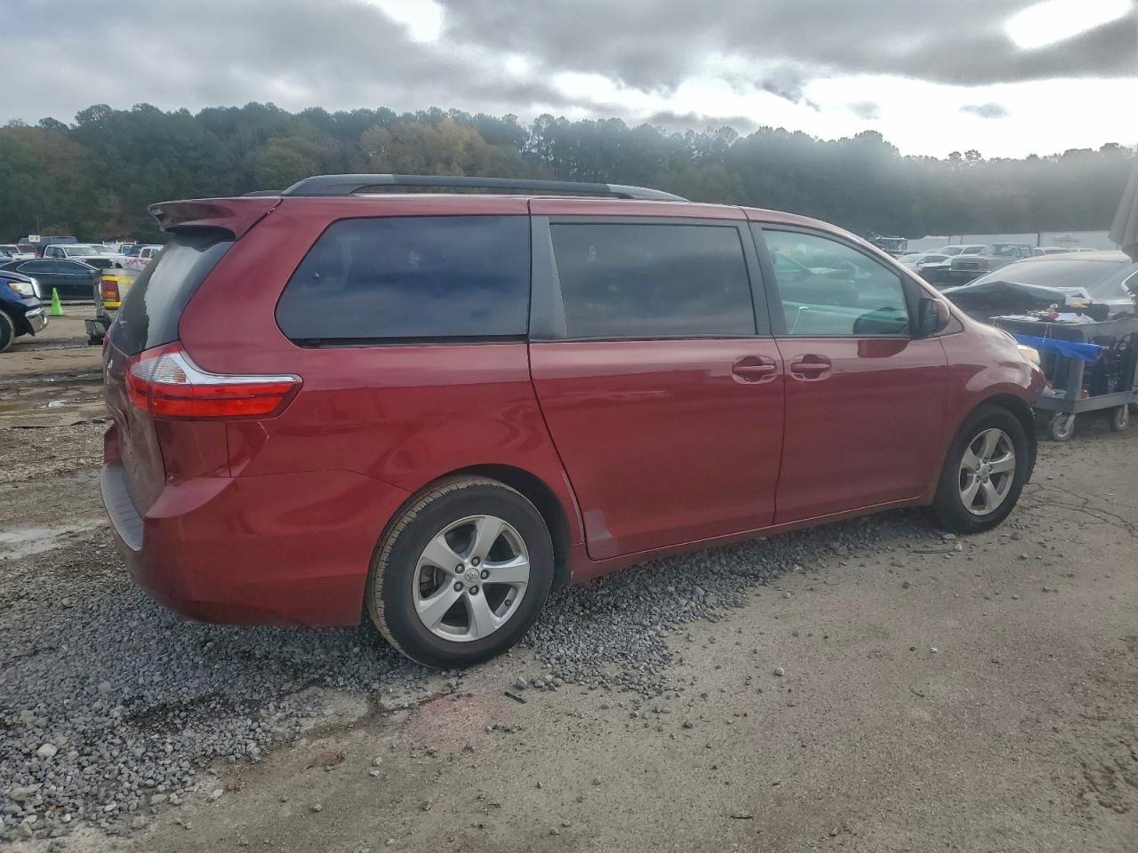 2017 Toyota Sienna le