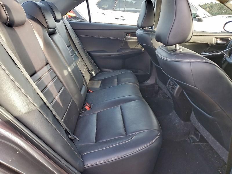 2015 Toyota Camry Hybrid