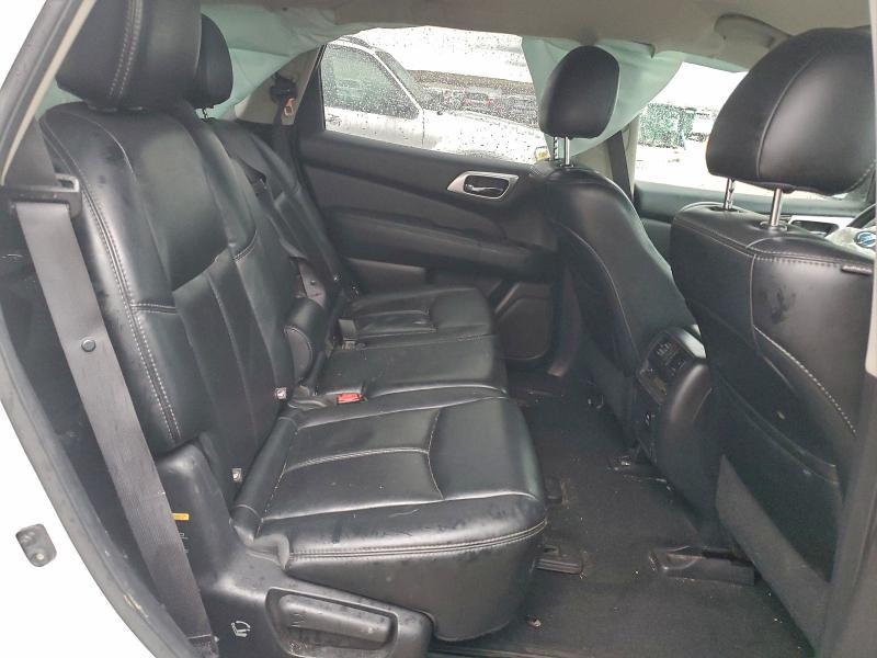 2016 Nissan Pathfinder sl