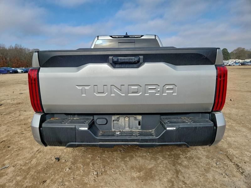 2023 Toyota Tundra Double cab sr