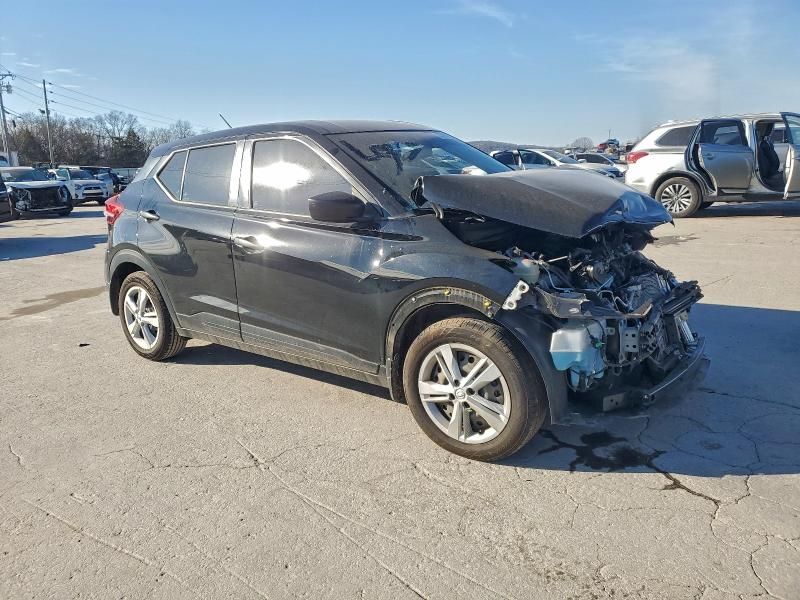 2020 Nissan Kicks s