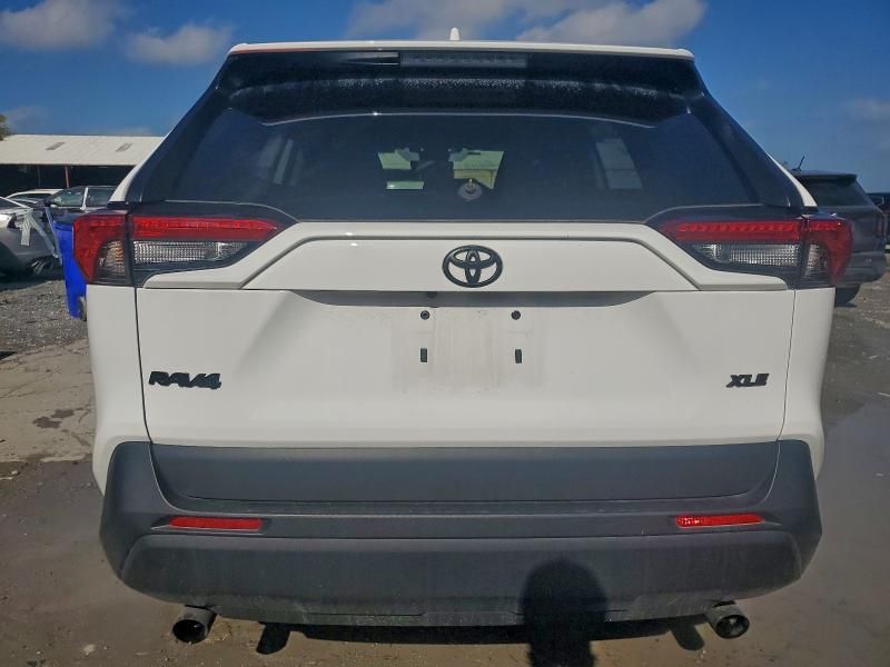 2025 Toyota Rav4 xle