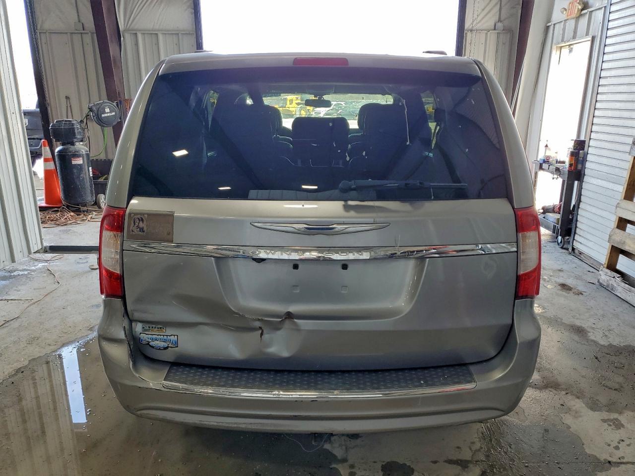 2016 Chrysler Town & Country Touring