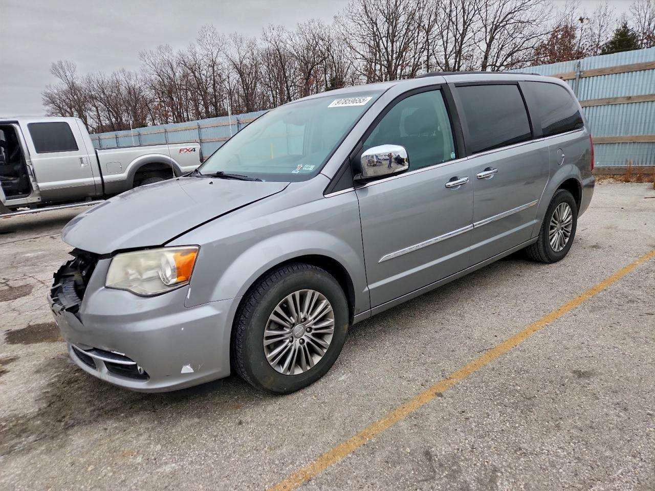 2014 Chrysler Town & Country Touring l