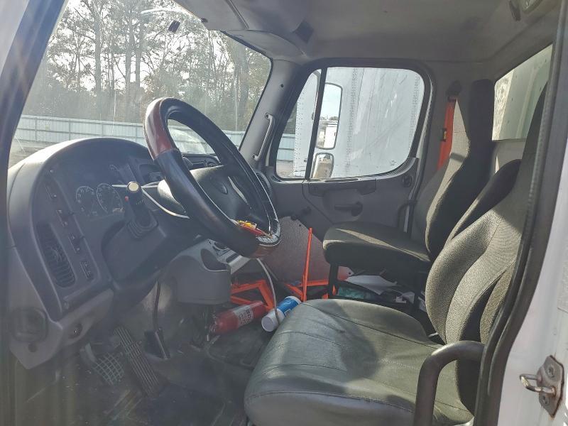 2015 Freightliner Business Class M2 BOX Truck