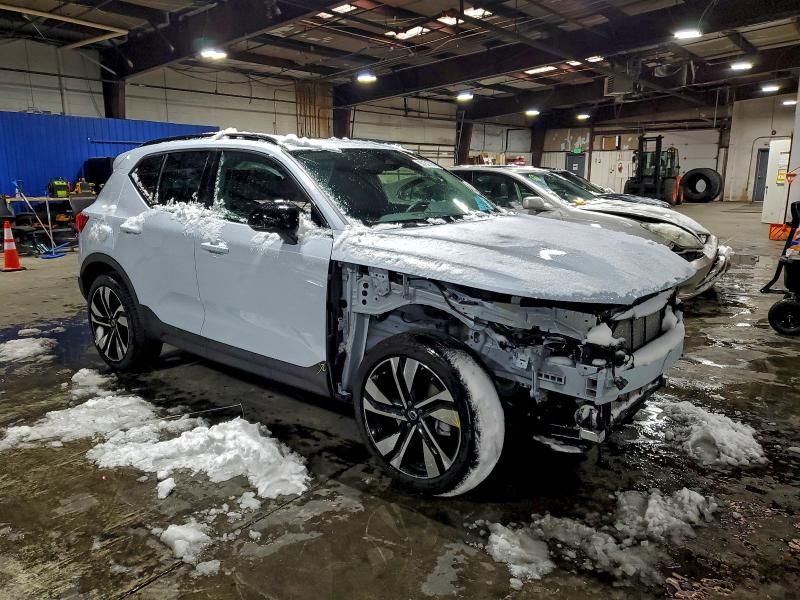 2025 Volvo Xc40 Plus