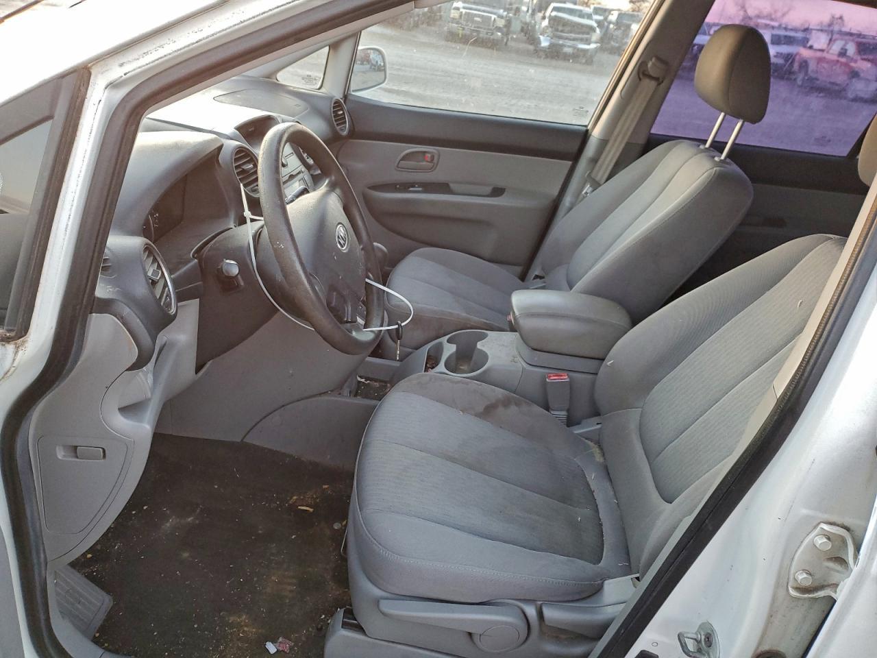 2008 KIA Rondo lx
