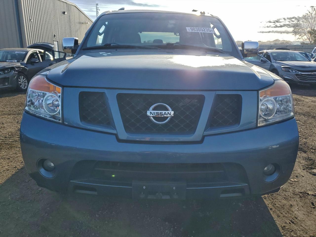 2012 Nissan Armada sv