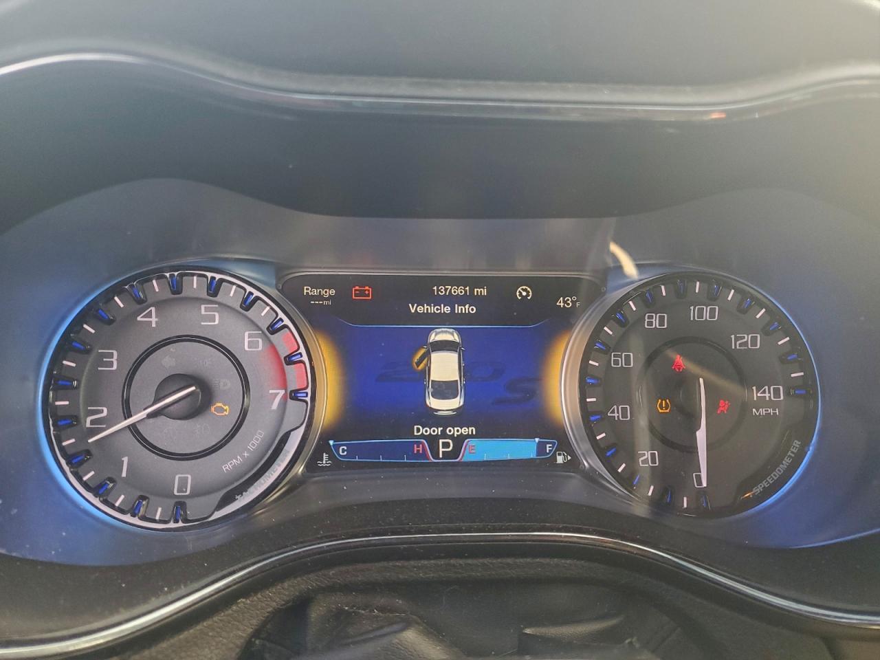 2016 Chrysler 200 s