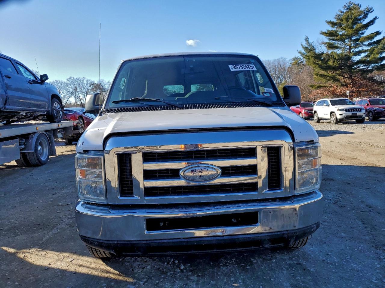 2014 Ford Econoline E350 Super Duty Wagon