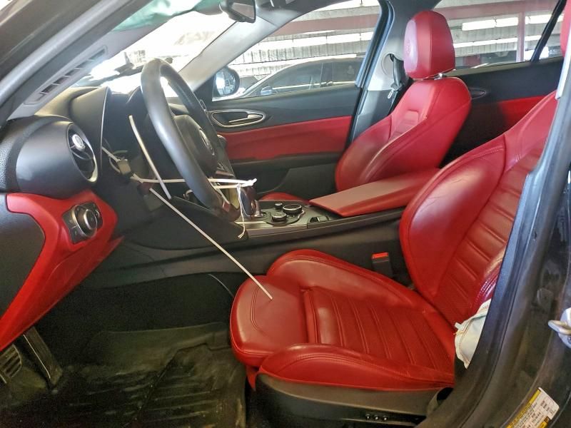 2018 Alfa Romeo Giulia ti Q4