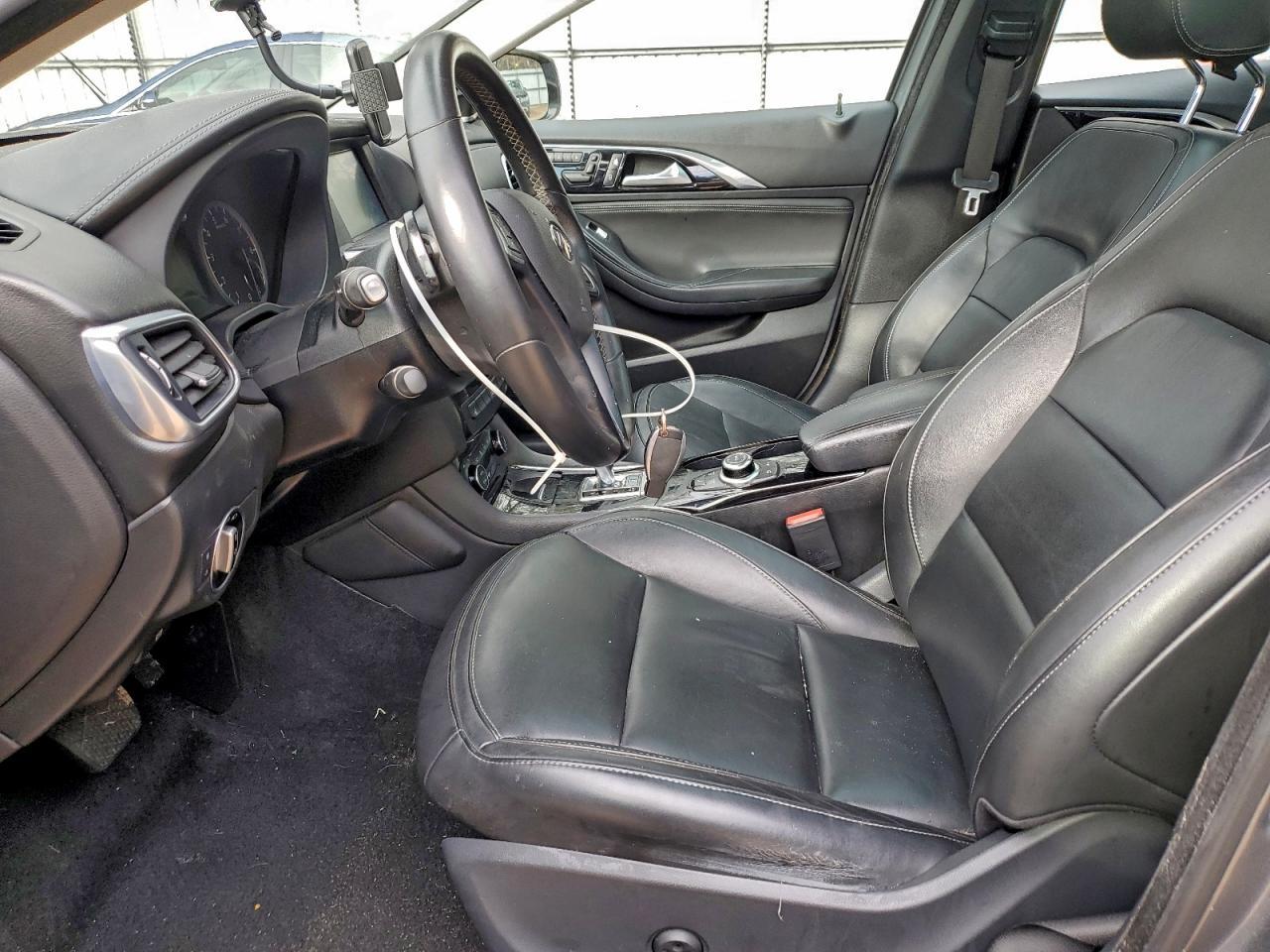 2018 Infiniti Qx30 Base