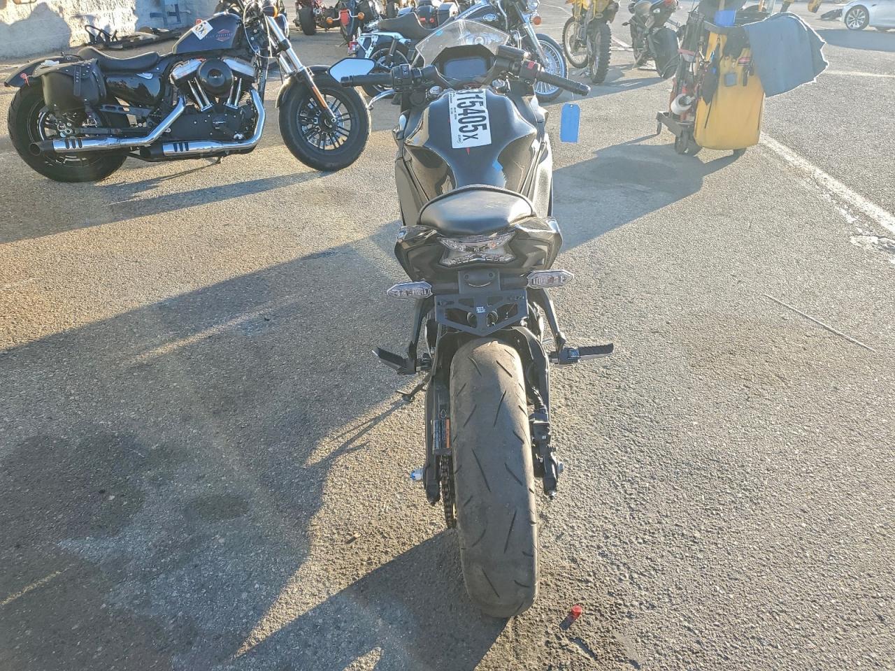 2025 Kawasaki EX650 R