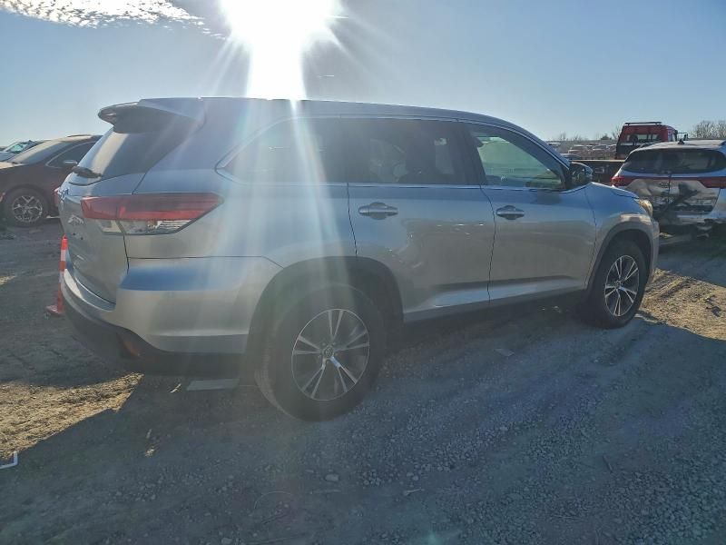 2019 Toyota Highlander le