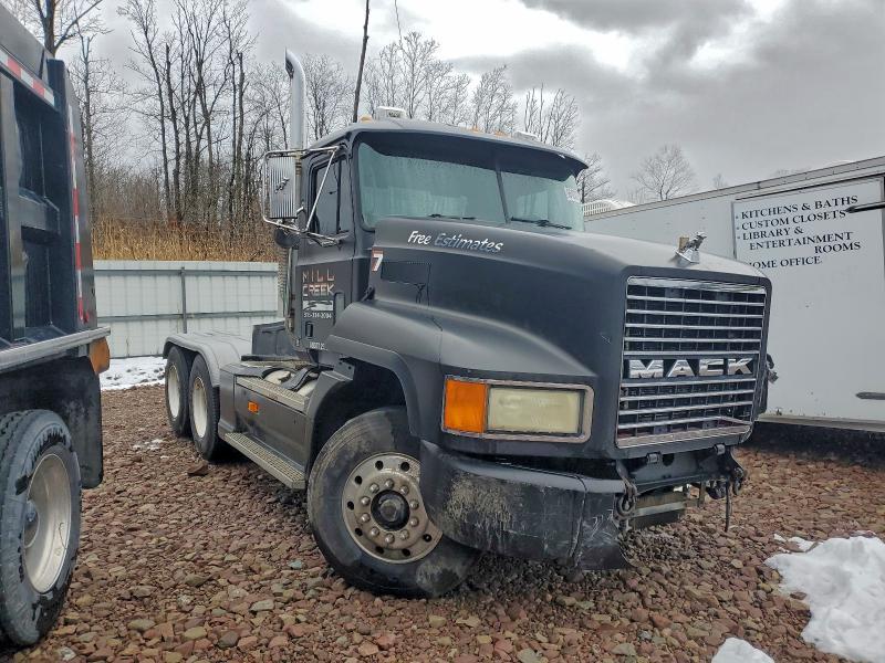 2002 Mack CH613 Semi Truck