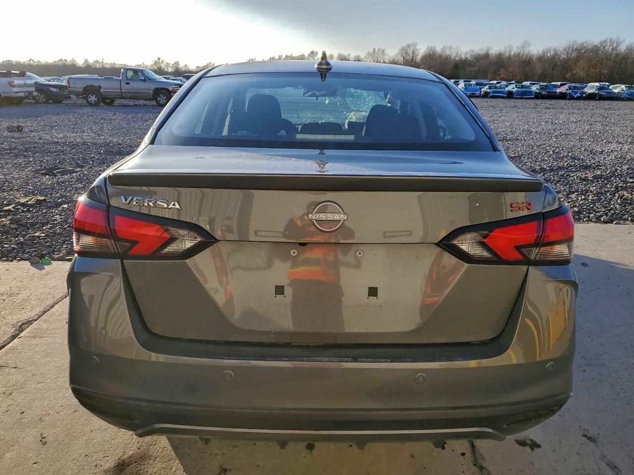 2025 Nissan Versa sr