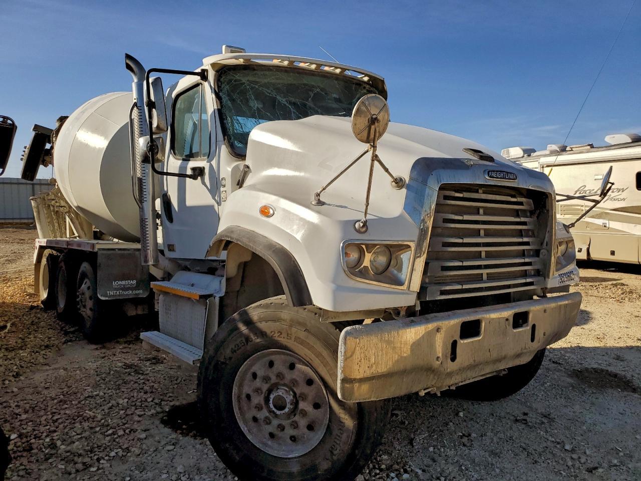 2022 Freightliner 114SD