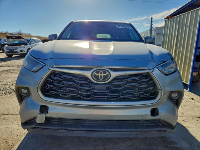 2022 Toyota Highlander l