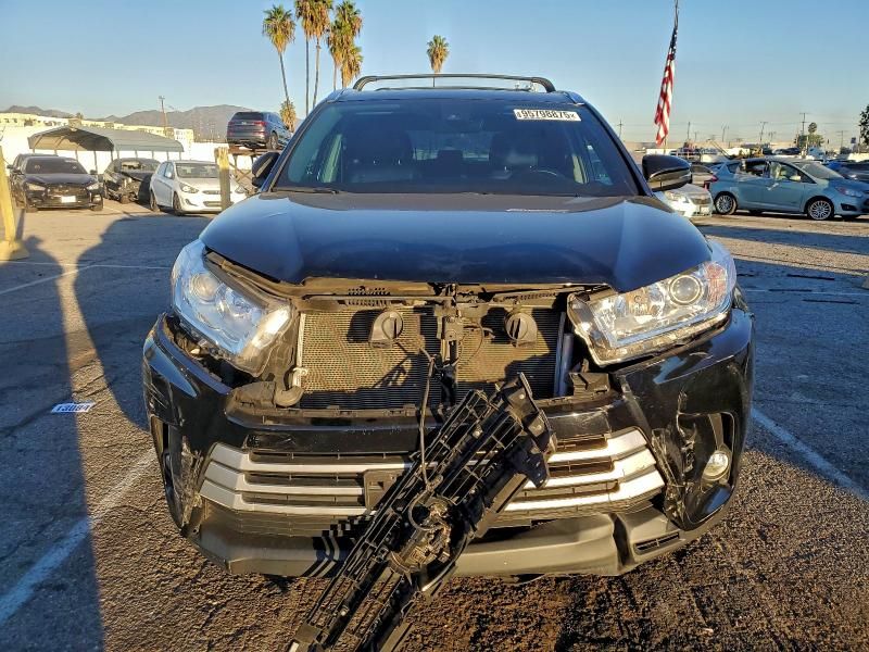 2019 Toyota Highlander se