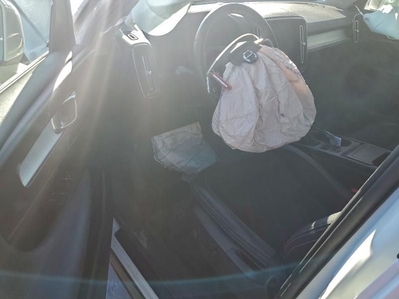 2020 Volvo Xc40 T5 Momentum