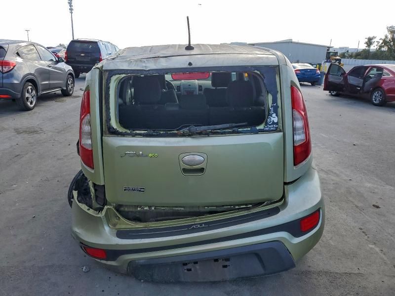 2013 KIA Soul +
