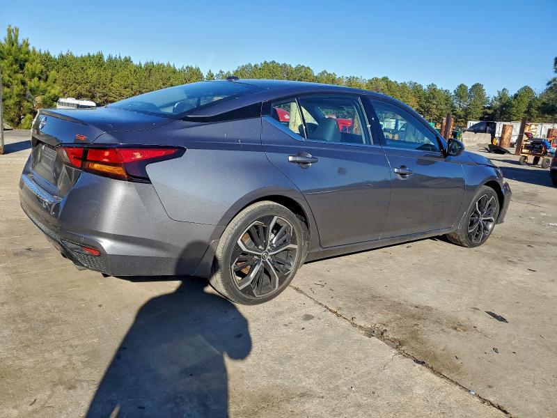 2023 Nissan Altima sr