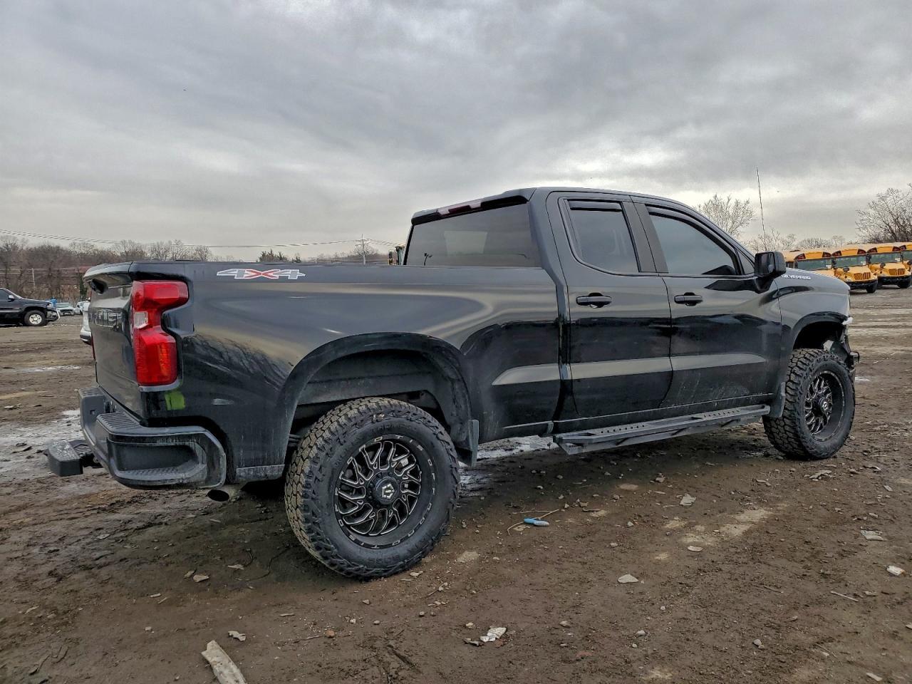 2022 Chevrolet Silverado K1500 Custom