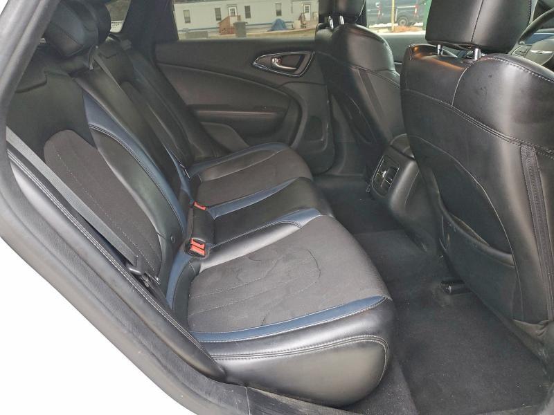 2015 Chrysler 200 s