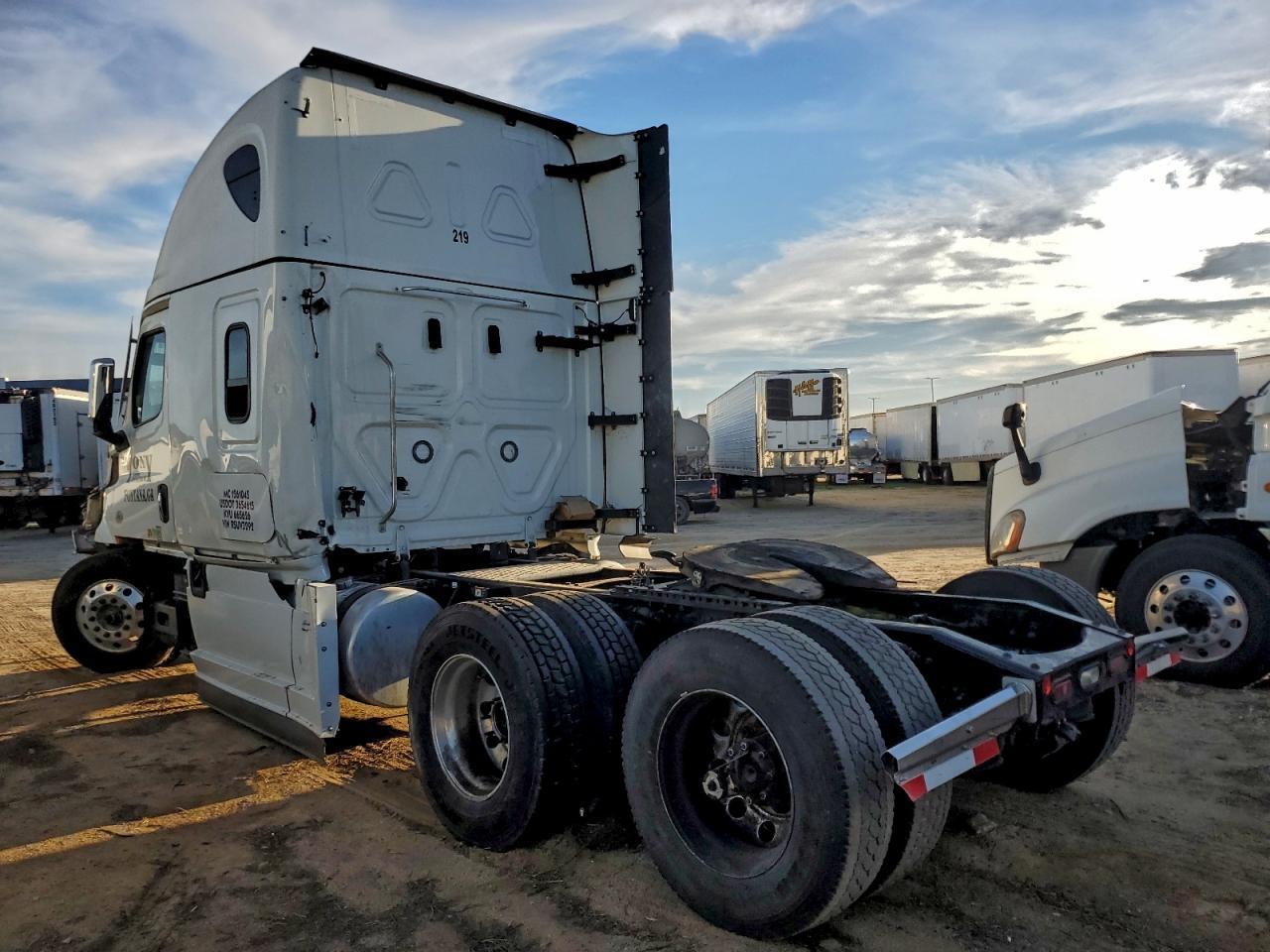 2024 Freigliner 2024 Freightliner Cascadia 126 Semi Truck