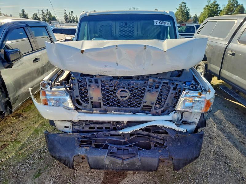 2015 Niss NV 2500 HD SV