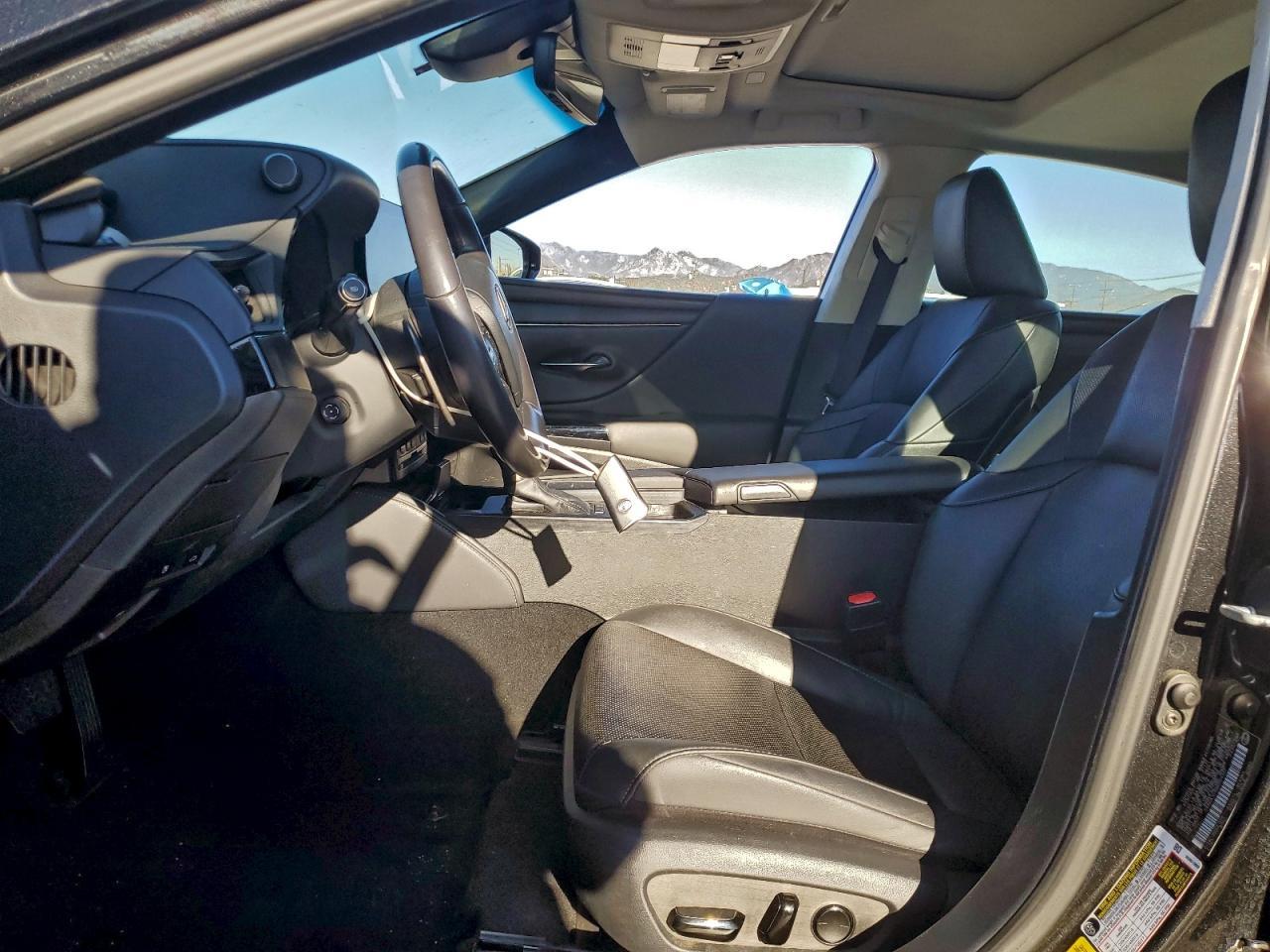 2022 Lexus Es 300h Base