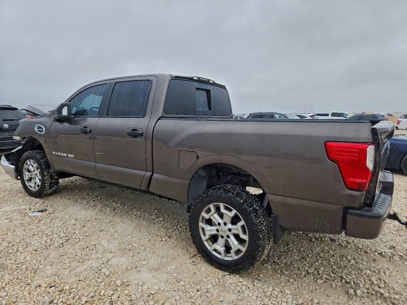 2017 Nissan Titan xd sl