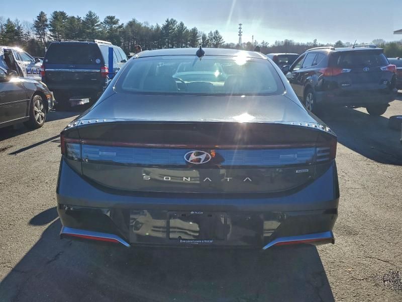 2025 Hyundai Sonata Hybrid