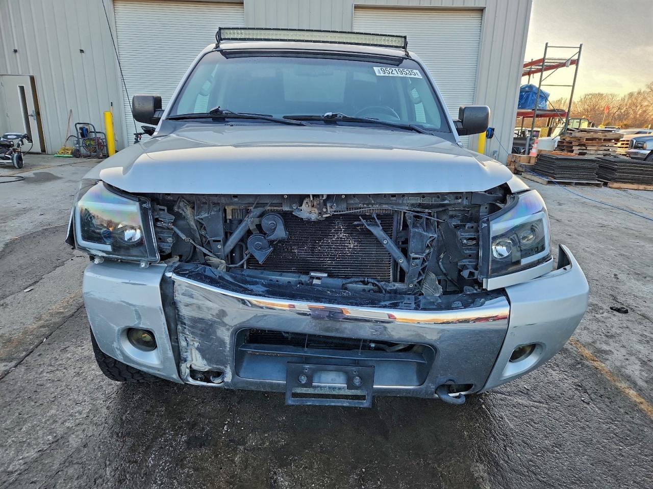 2012 Nissan Titan SV