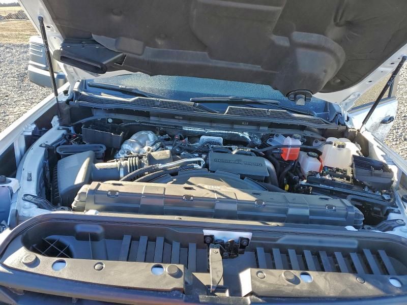 2025 Chevrolet Silverado Truck cab and Chassis