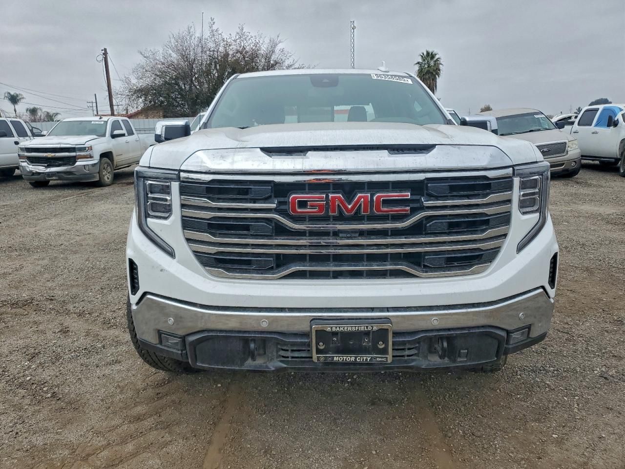 2025 GMC Sierra K1500 slt