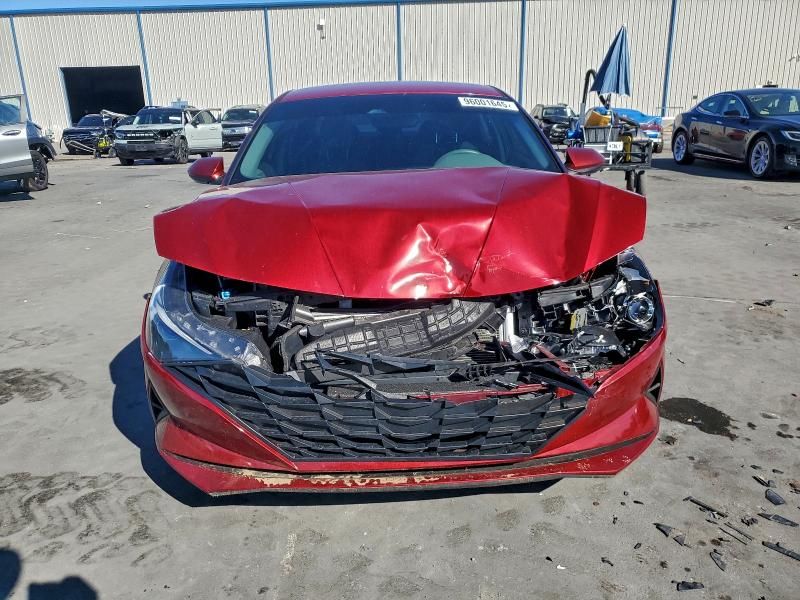 2023 Hyundai Elantra se