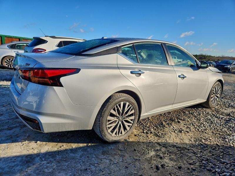 2024 Nissan Altima sv