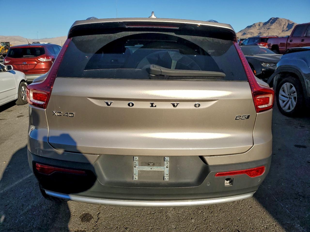 2024 Volvo Xc40 Core