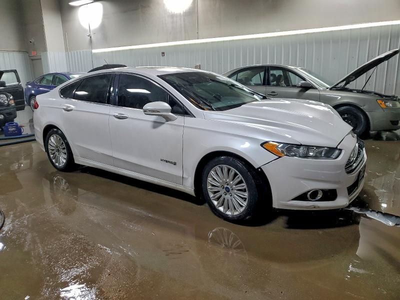 2016 Ford Fusion se Hybrid