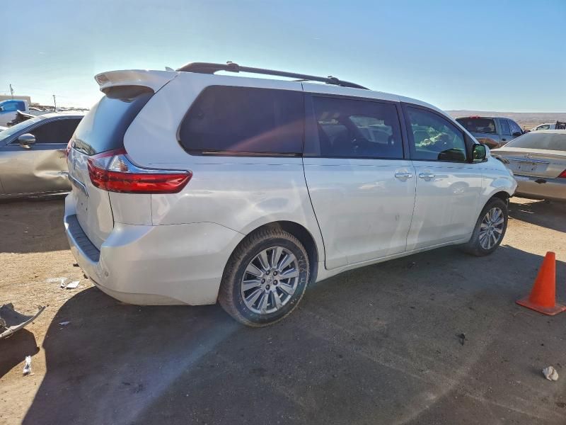 2017 Toyota Sienna xle